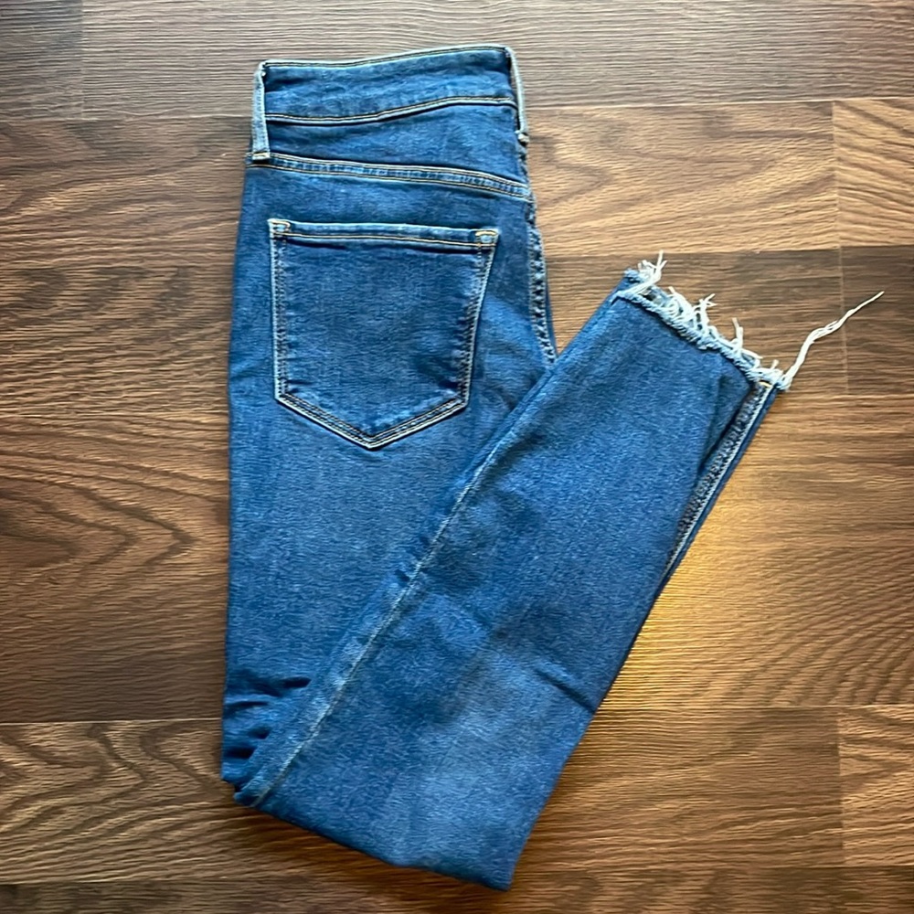 Old Navy rockstar skinny jeans, size 6